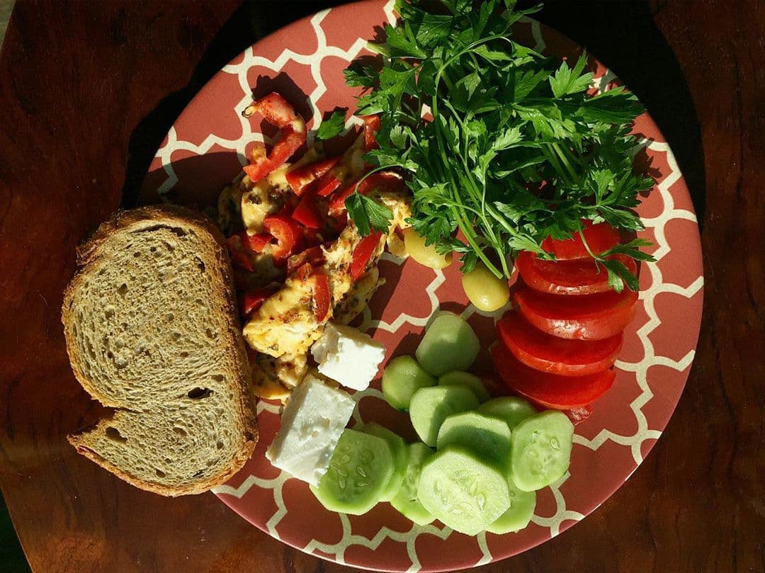 BİR CUMARTESİ KAHVALTISI 