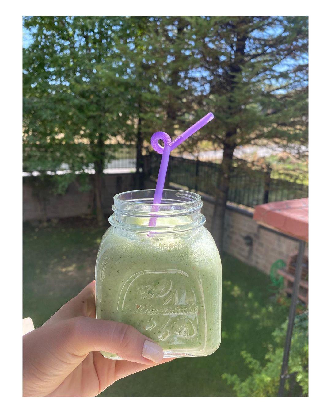 YEŞİL SMOOTHIE - DİYETİSYEN ECEM MULLAOĞLU - ANKARA