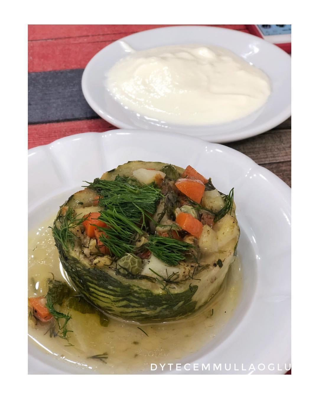 GARNİTÜRLÜ GİRİT KABAĞI DOLMASI 